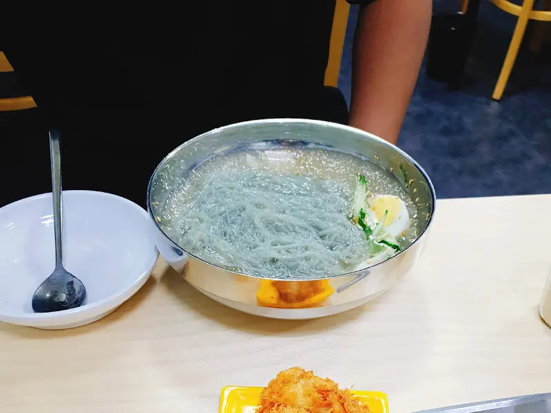 육쌈비빔냉면과 돈까스