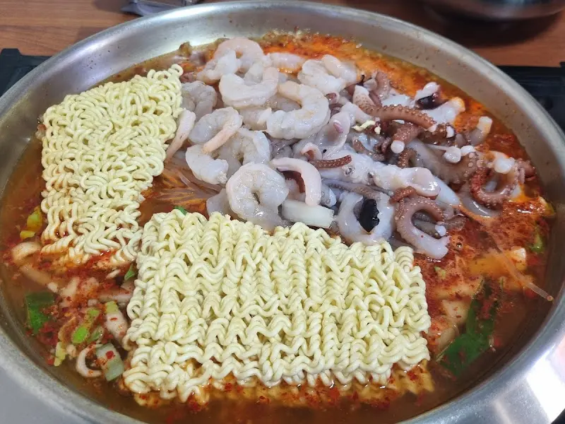 푸짐한 낙곱새의 모습