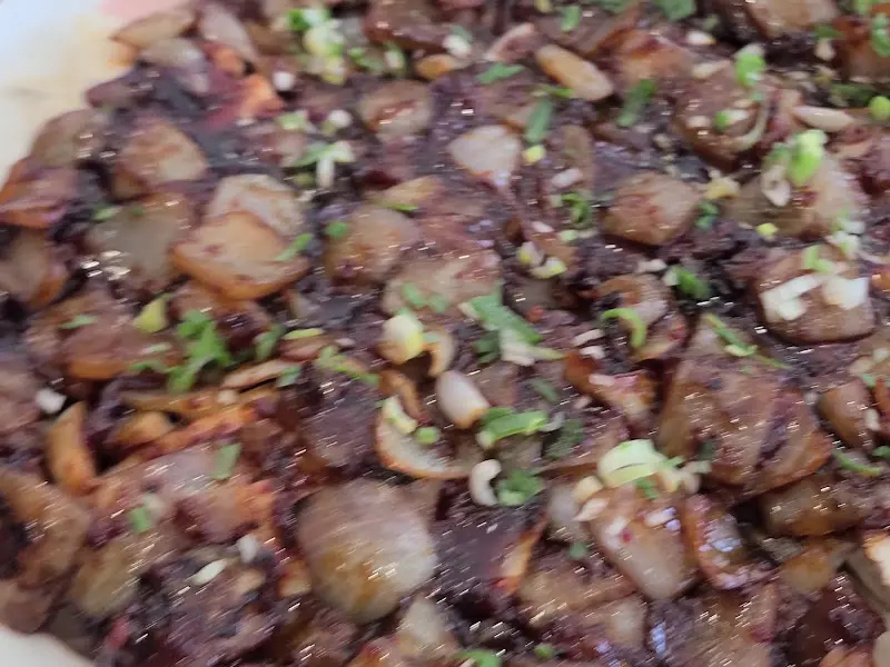 윤기가 흐르는 뽈불고기