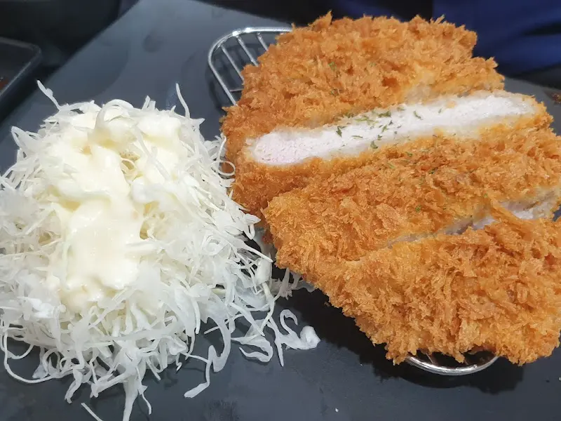 돈까스와 샐러드