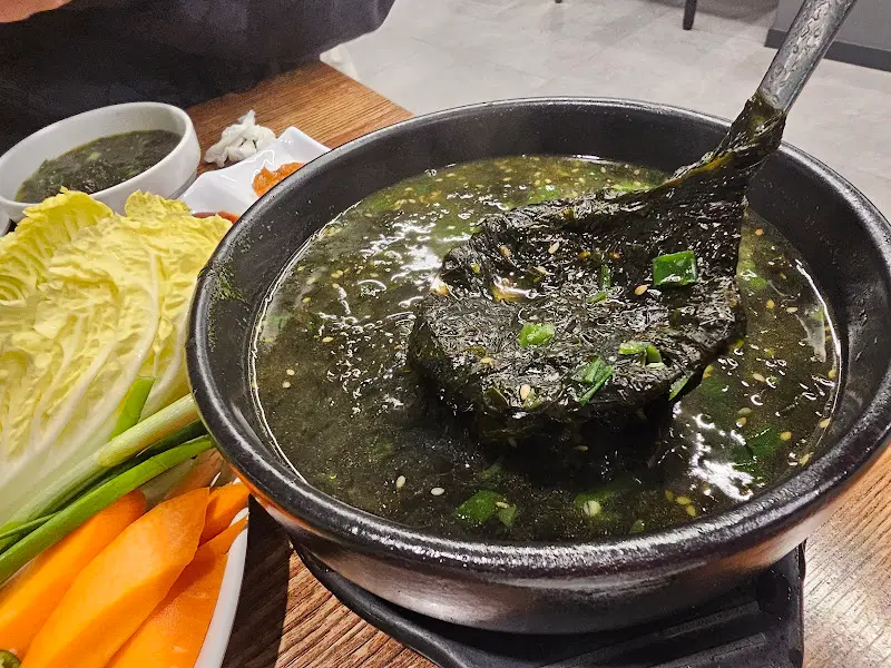 매생이 특유의 향긋함이 살아있는 매생이 떡국