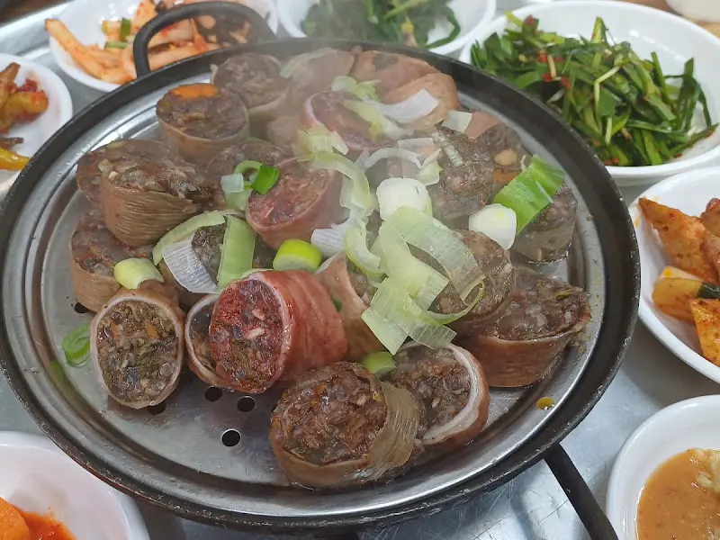 윤기가 흐르는 왕순대