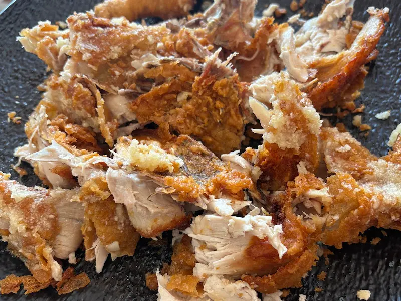 해체된 마늘통닭