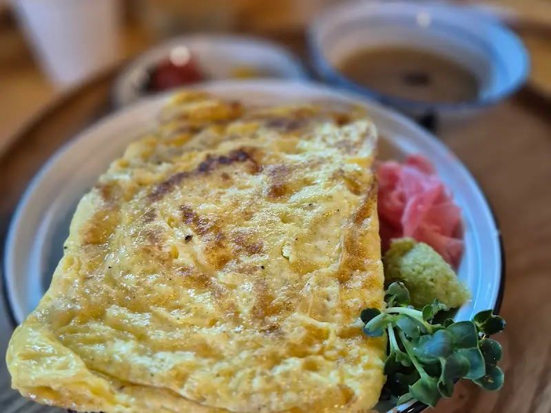 해바라기 식당 장어 덮밥에 올려진 두툼한 계란말이