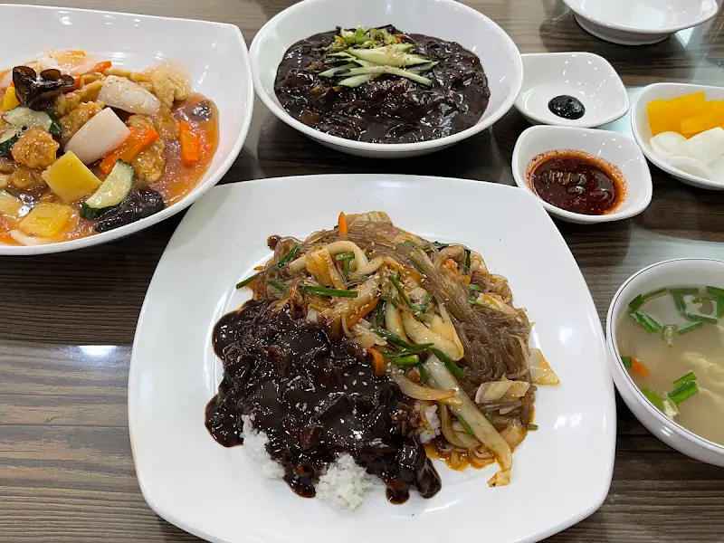 짜장면, 탕수육, 잡채밥