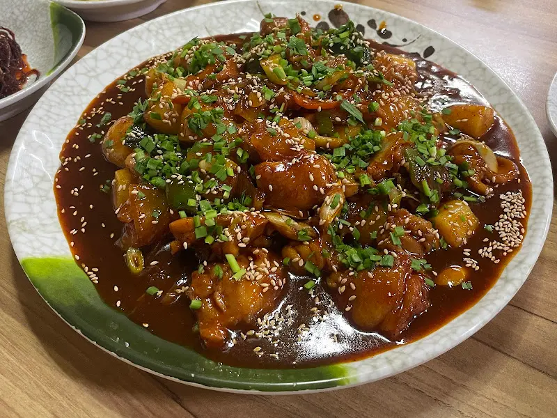 푸짐한 찜닭 한 접시