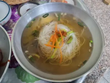향수를 부르는, 추억의 지역 맛집! 이연국수에서 만나는 가성비