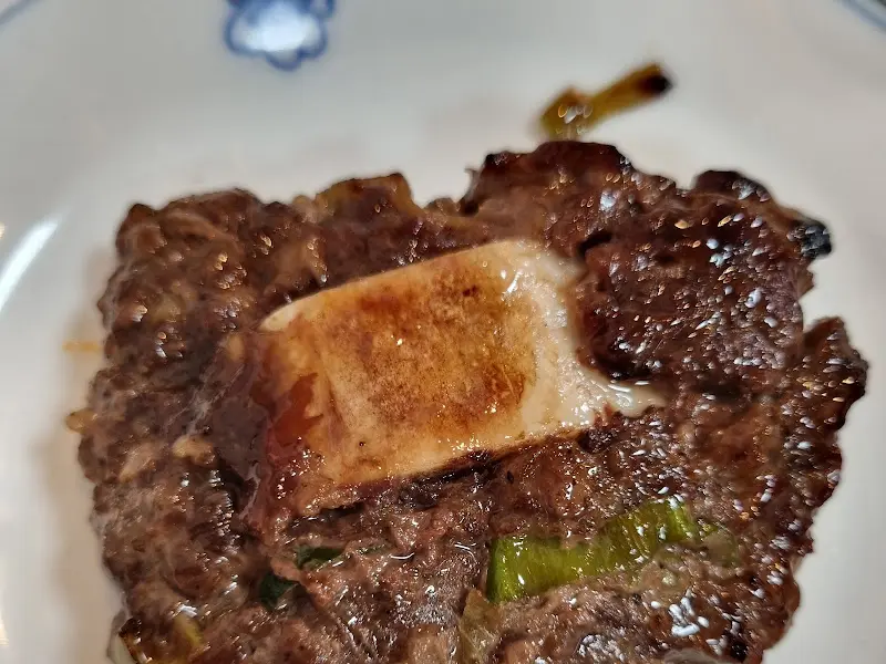 갈빗대가 붙은 떡갈비