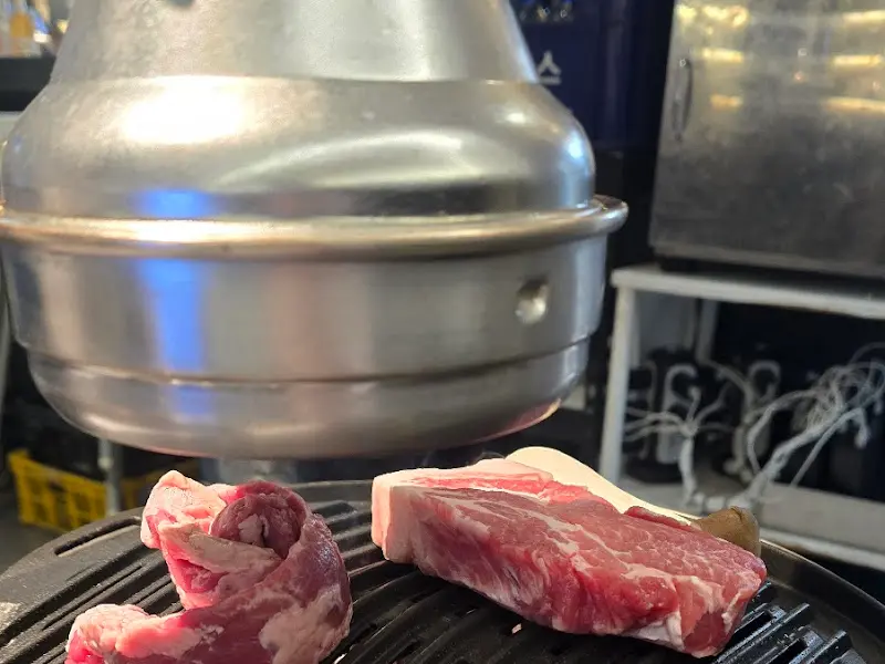 고기 굽는 모습