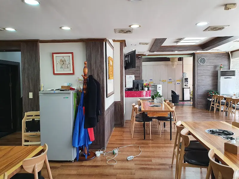 풍년오리탕 내부 전경