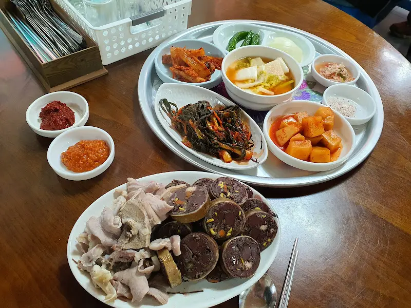 한우식당 피순대와 밑반찬