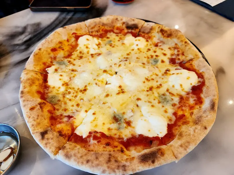 고르곤졸라 피자