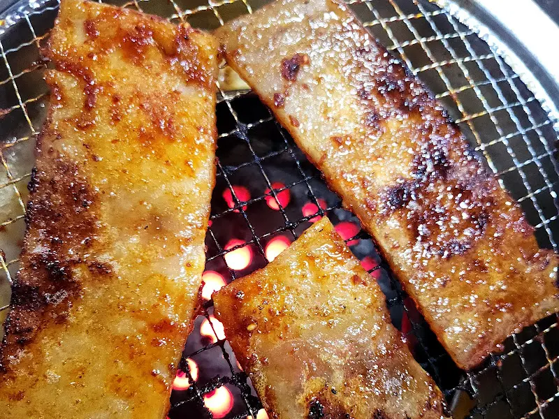 연탄불에 구워지는 삼겹살