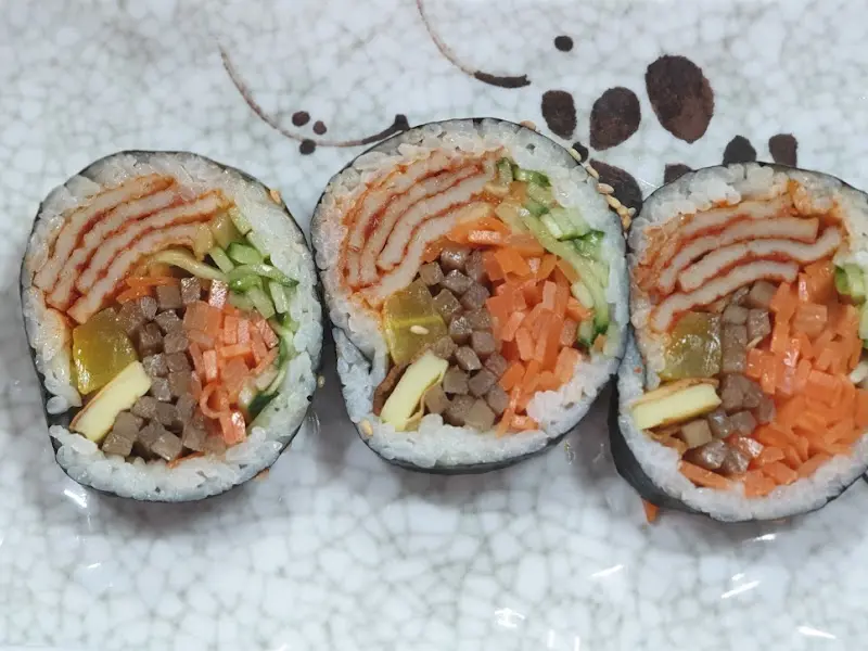푸짐한 김밥 단면
