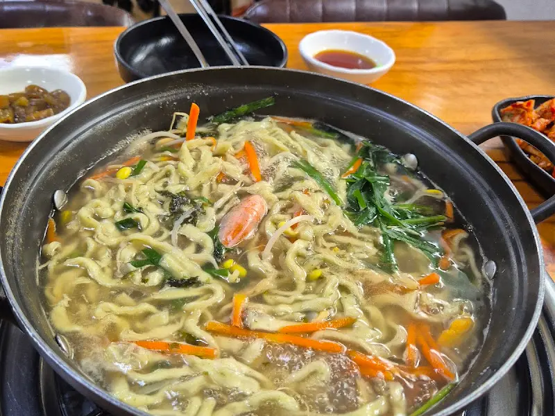 해물칼국수 근접샷