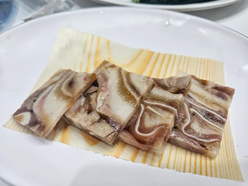 우와뭉티기 편육