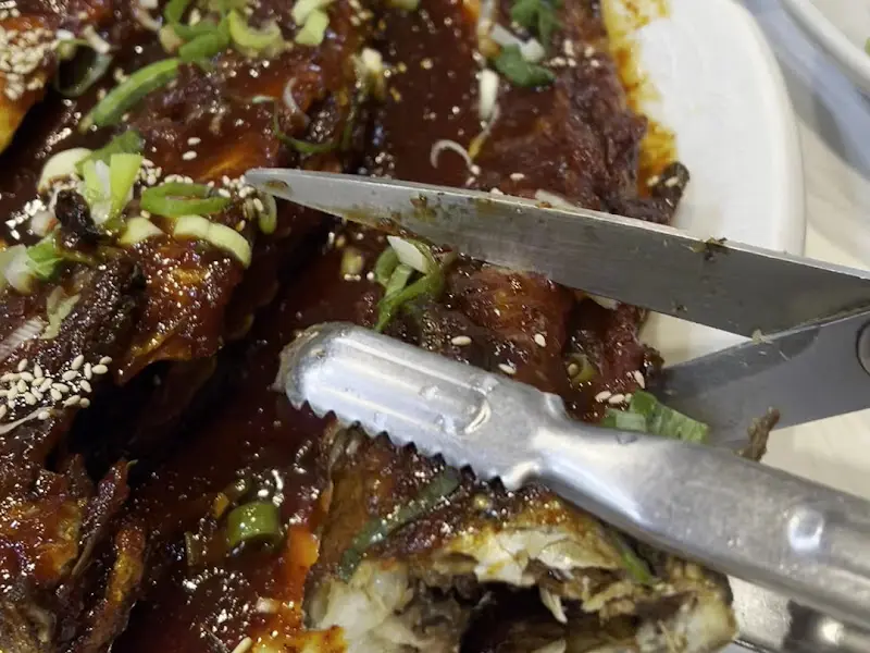 코다리 해체 작업