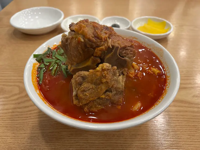 뼈대있는 짬뽕과 탕수육