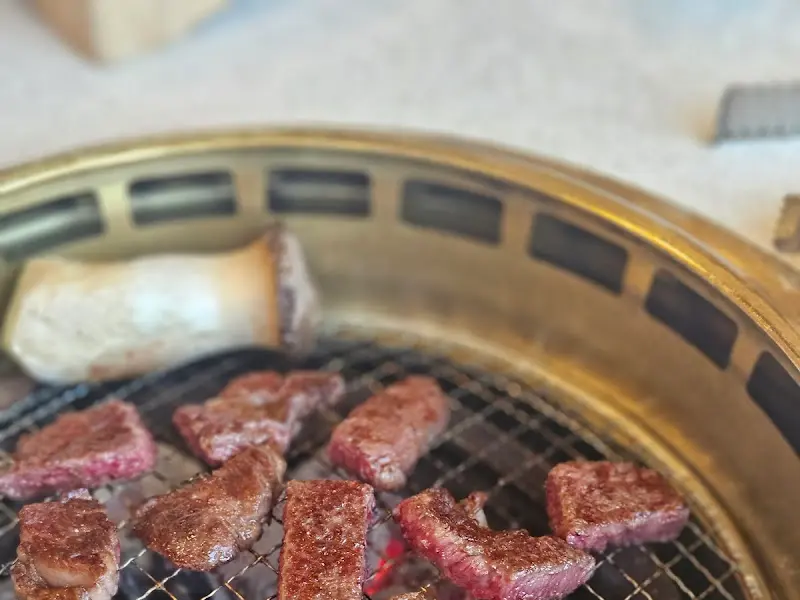 숯불 위에 구워지는 한우