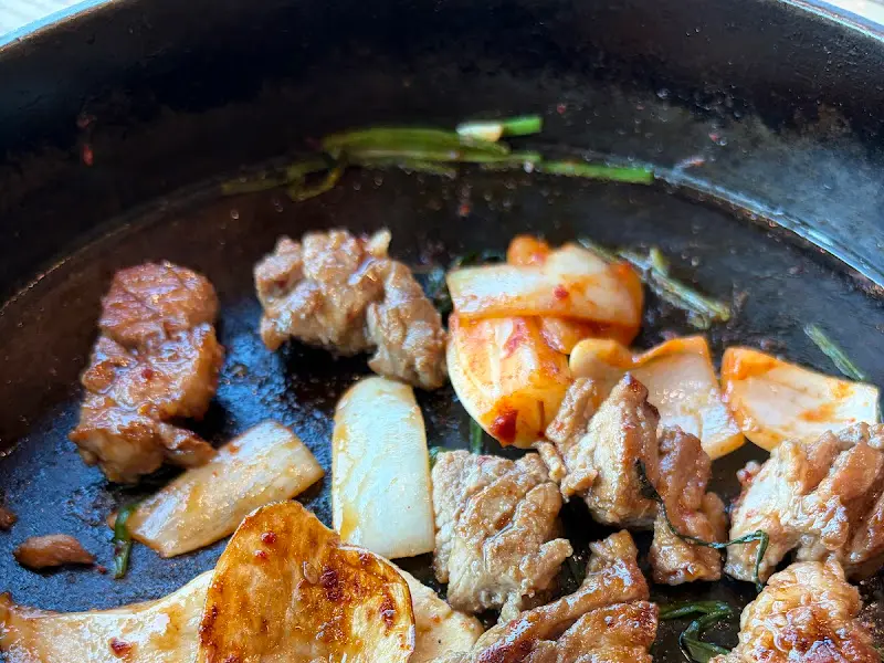 메인 요리인 고기