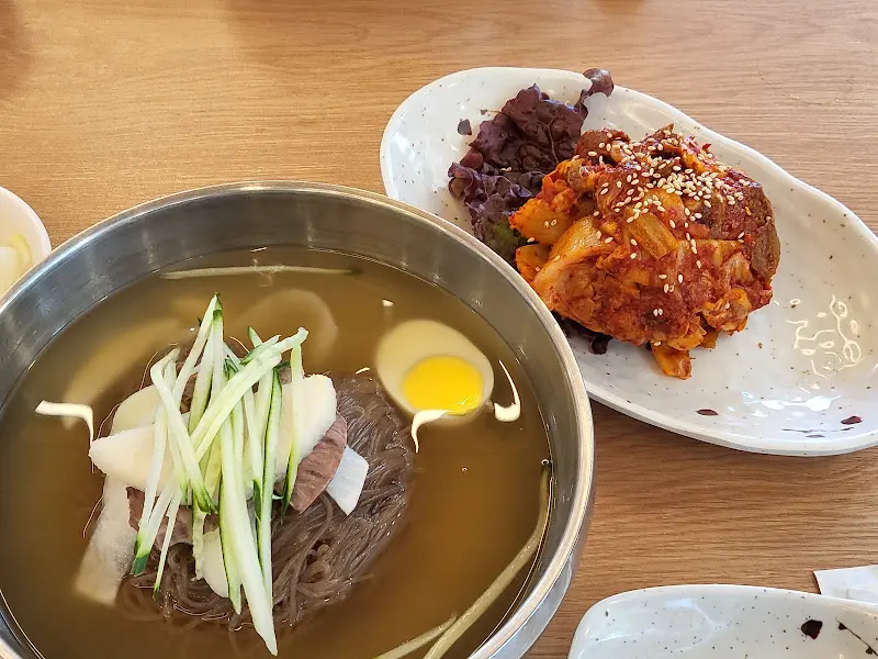물냉면과 김치비빔