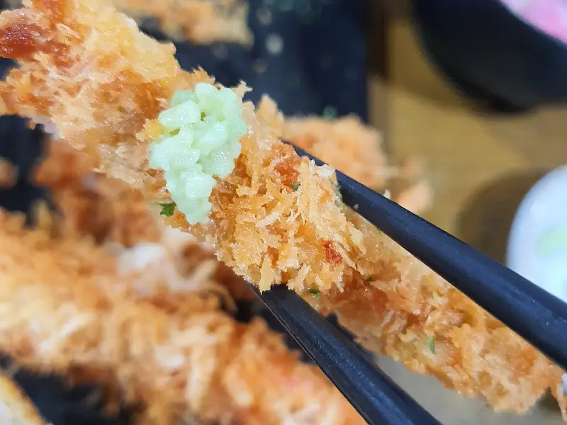 와사비를 곁들인 돈가스