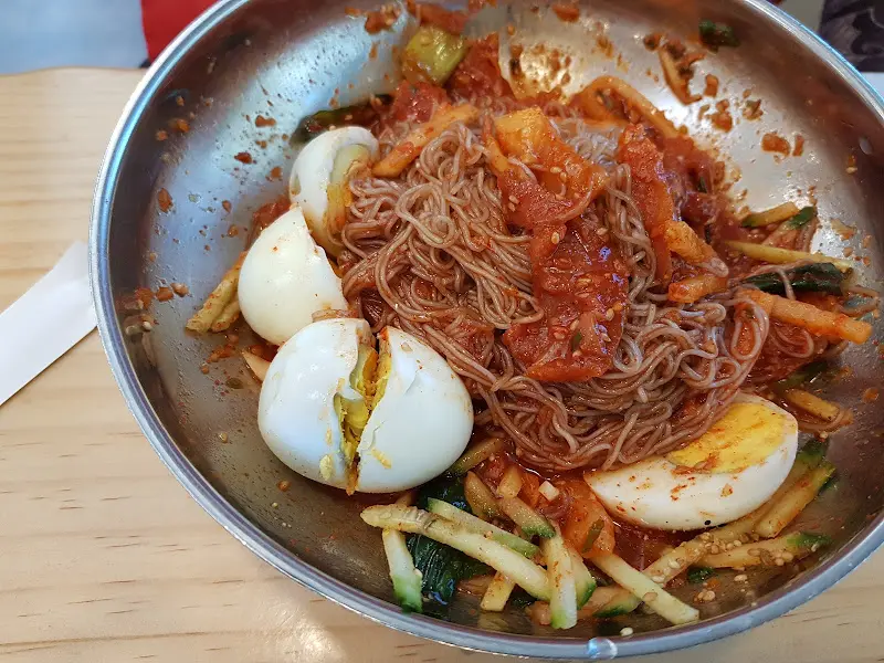 비빔냉면