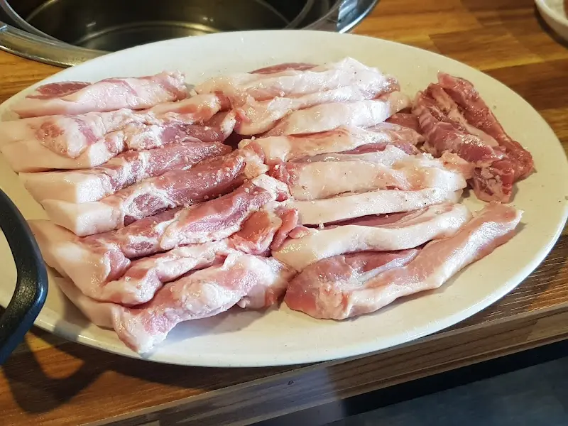 신선한 뒷고기의 모습