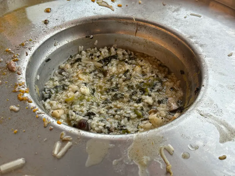 냄비에 남은 죽