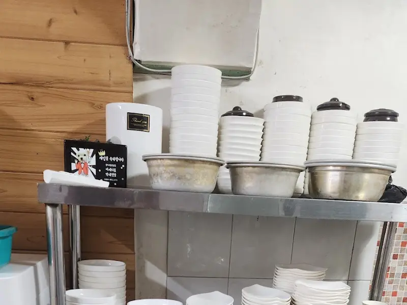 뚝돈이 식기류 및 반찬 코너