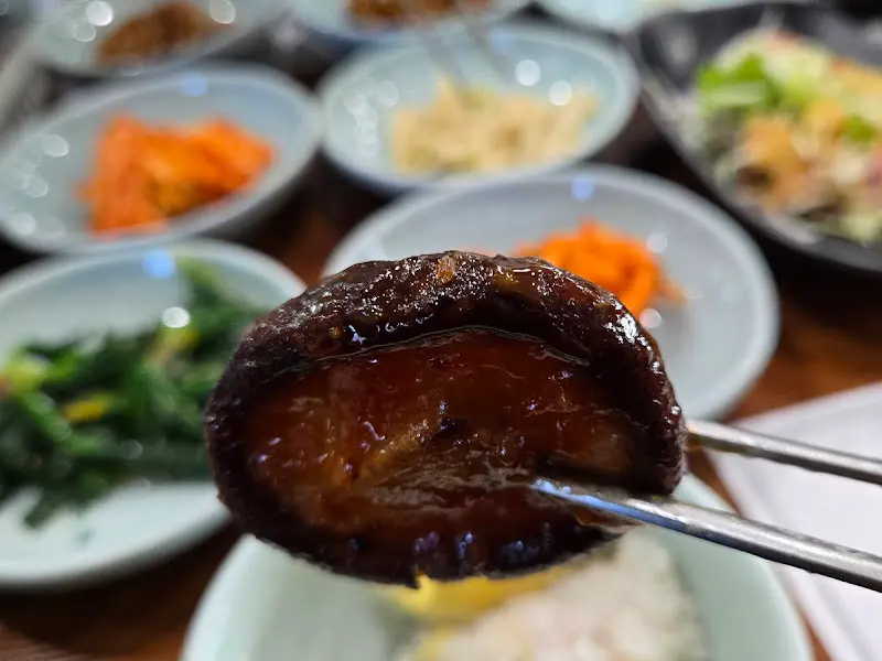 윤기 좌르르 흐르는 표고버섯 조림