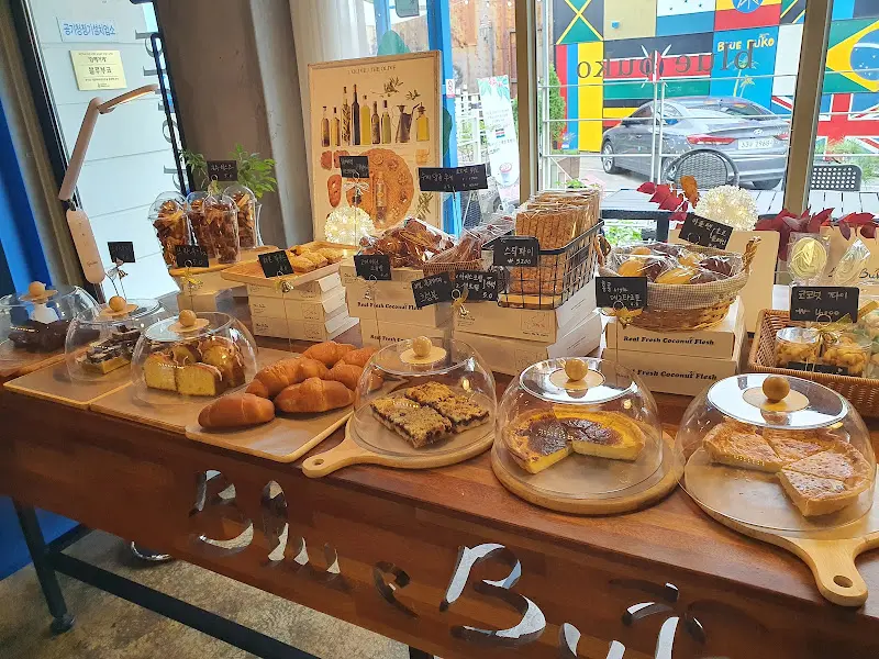 다양한 빵과 디저트