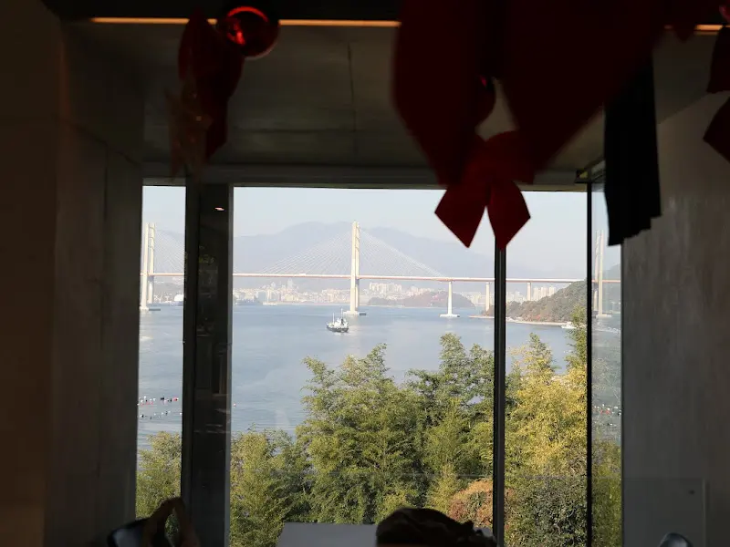 갱고반지하에서 보이는 마창대교