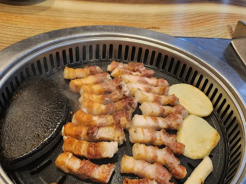 맛찬들왕소금구이 모란점의 삼겹살과 감자