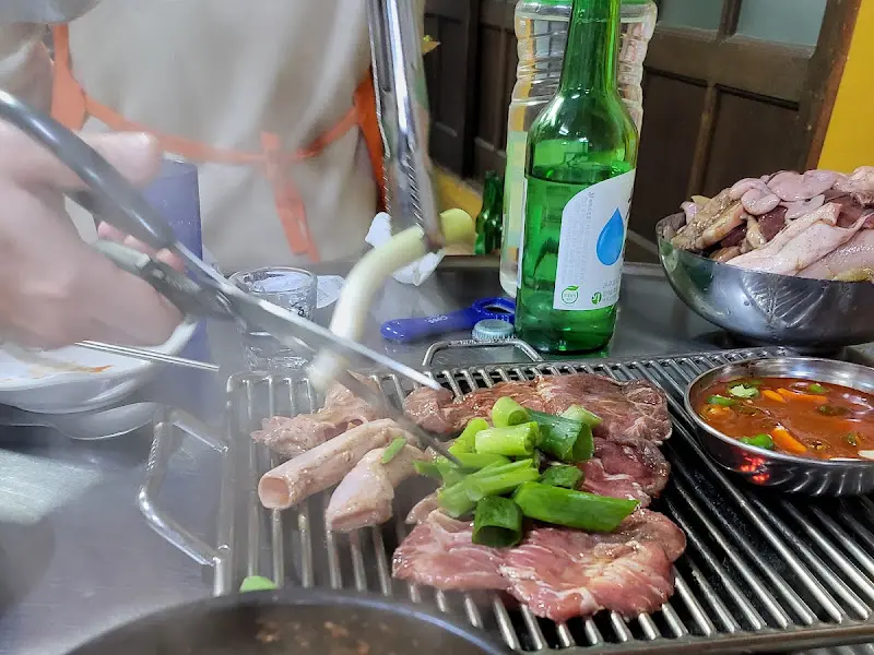 특제 소스에 찍어 먹는 뽈살