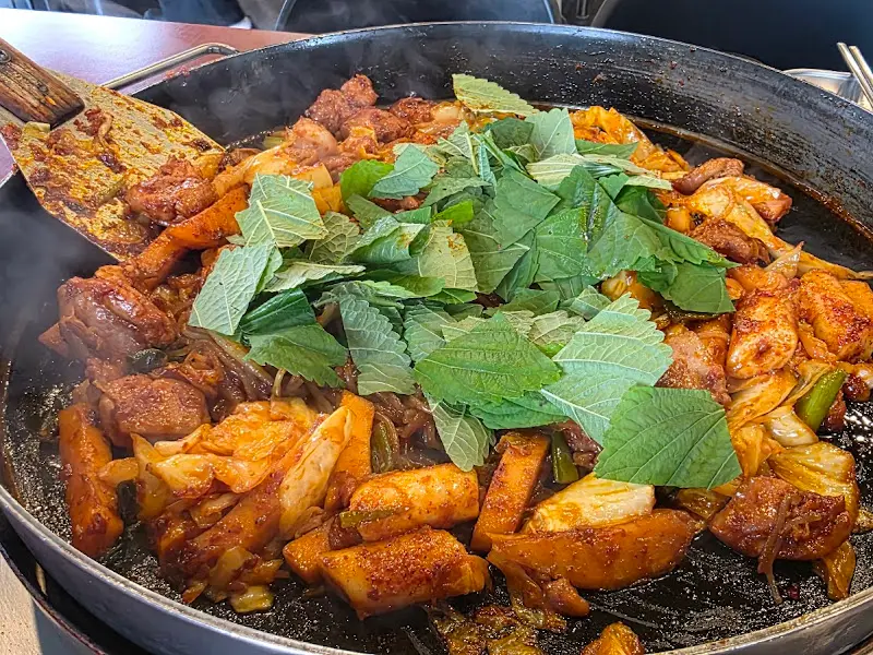 닭갈비 익어가는 모습