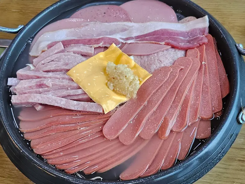 푸짐한 햄과 치즈