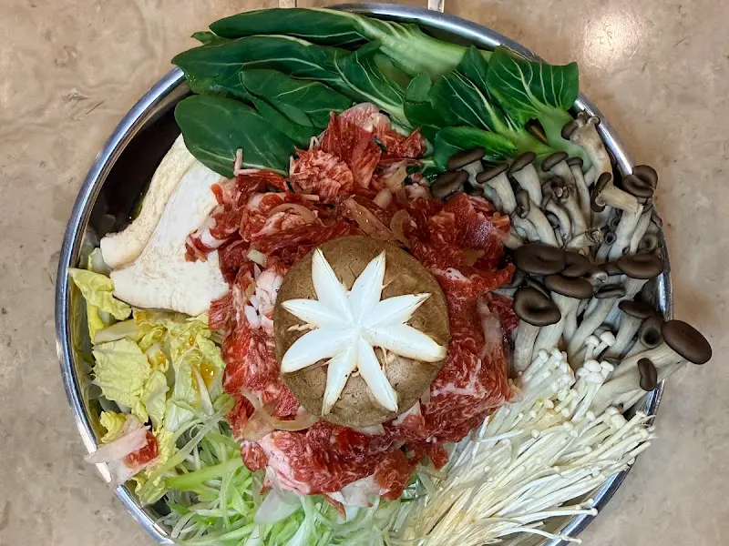 푸짐한 버섯과 야채, 고기가 조화로운 불고기