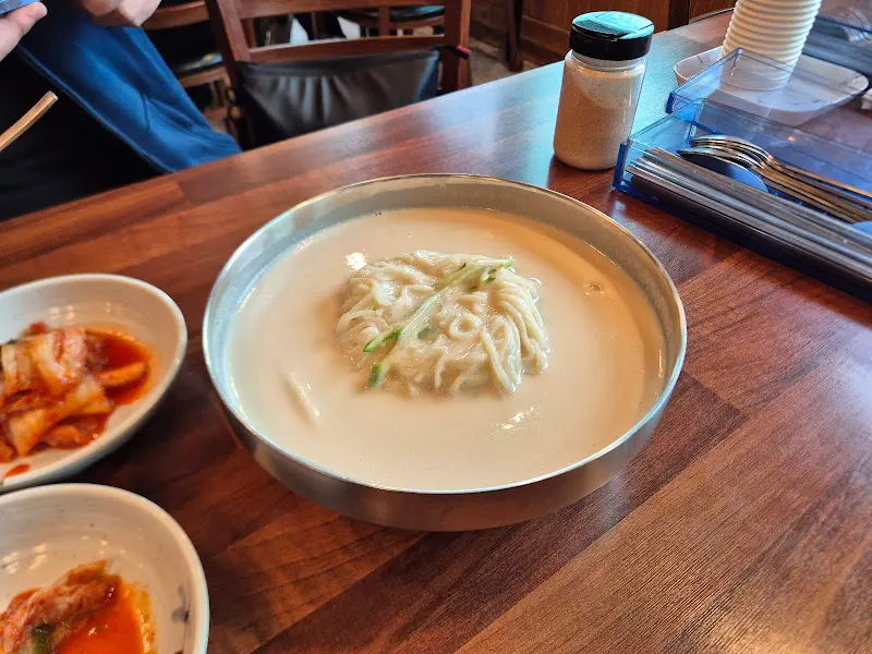 두향 콩국수 전체샷