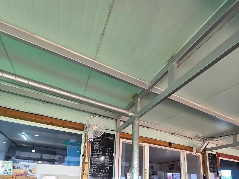 어멍이해녀촌 천장