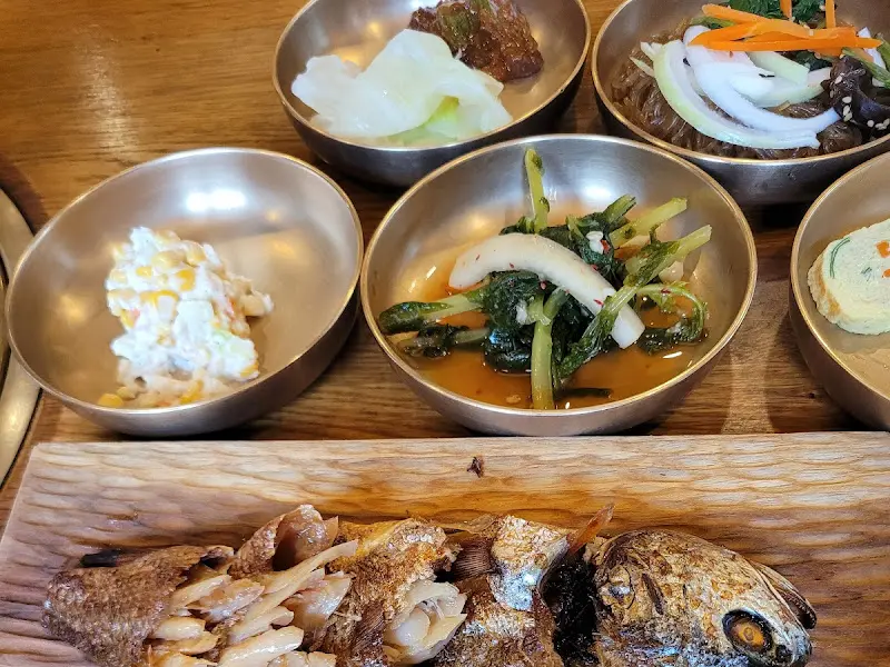 다채로운 곁들임 찬