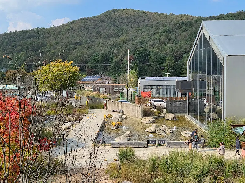 카페 외부 풍경