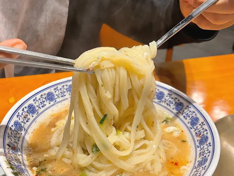 탱글탱글한 칼국수 면발