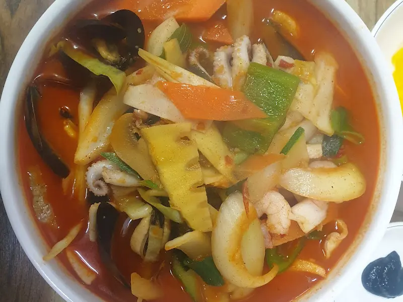 해산물이 가득한 삼선짬뽕