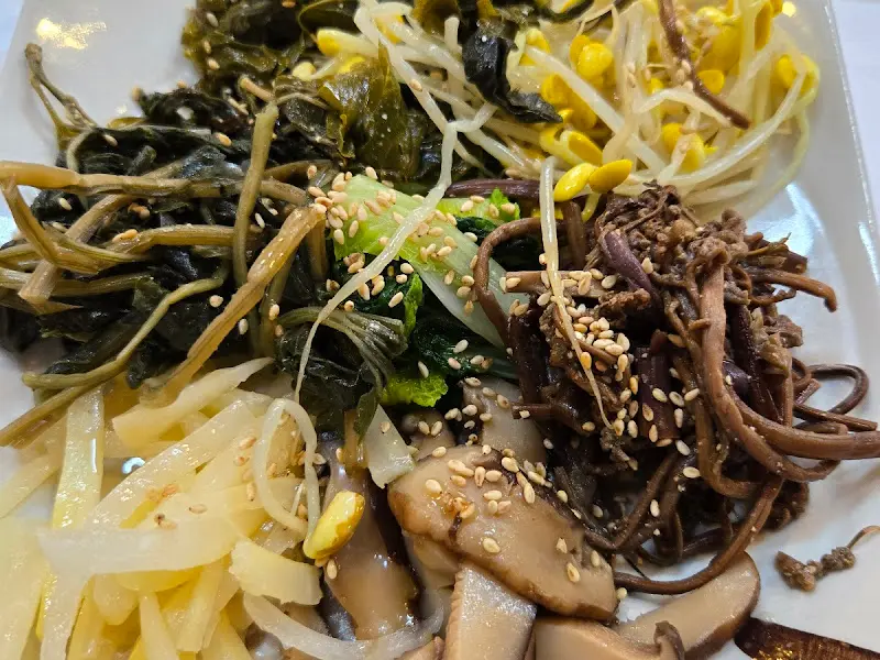 정식에 함께 나오는 나물 반찬