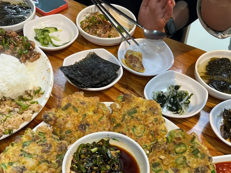 엄지네 포장마차 한 상 차림