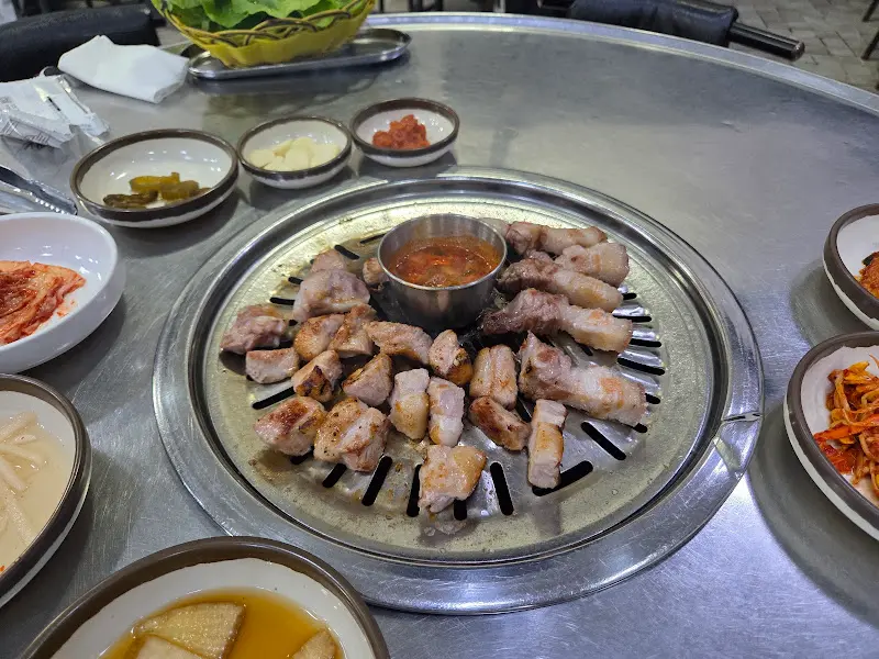 불판 위의 흑돼지