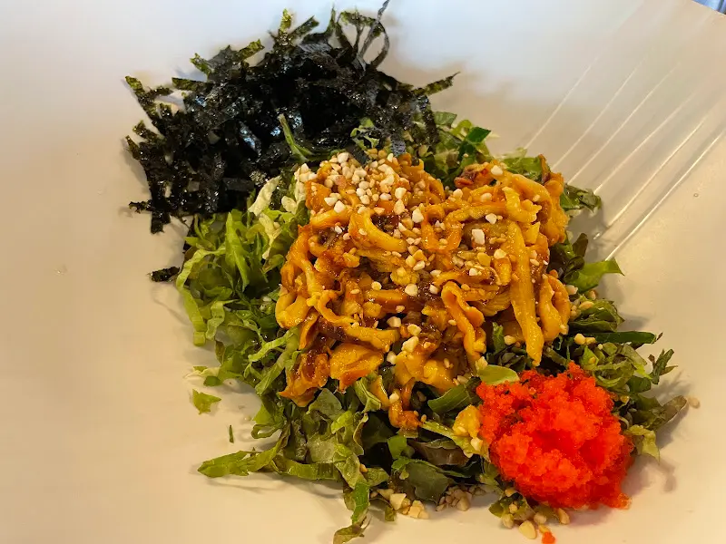 해산물이 듬뿍 들어간 물회