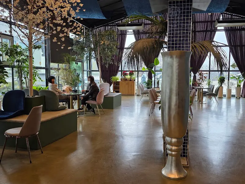 식사 후 방문하기 좋은 카페