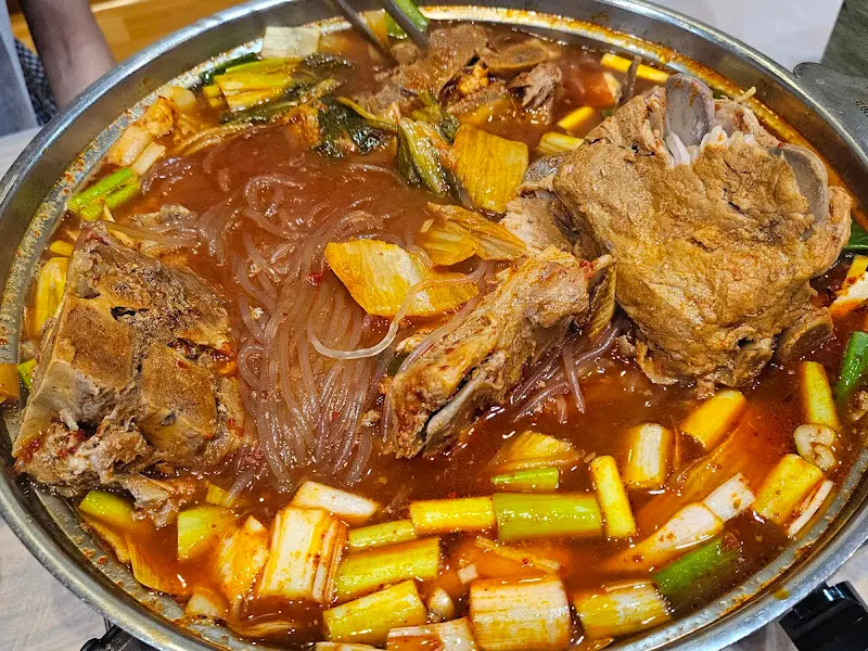 푸짐한 사뎅이전골